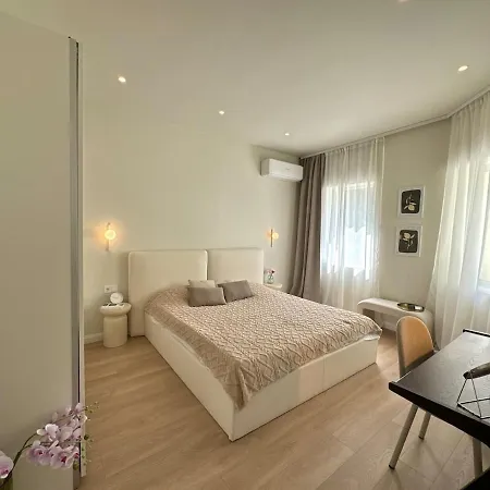 Heart Of Varna, Close To The Sea Апартаменти Варна